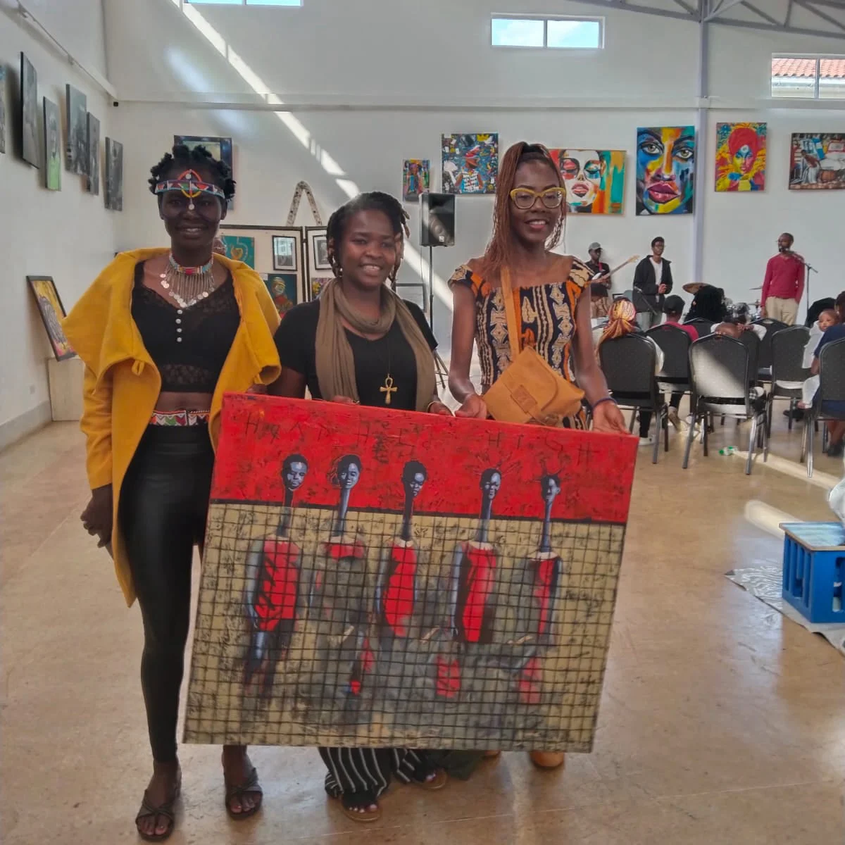 Based in Nairobi – African Arts Gallery (photo: Ivonne – Fridah – Elizabeth)